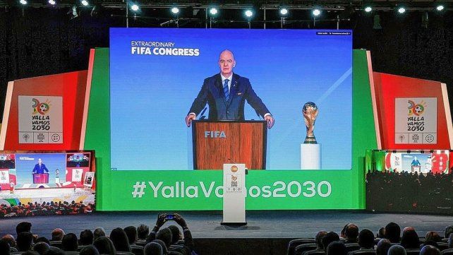 Un partido del Mundial 2030 se jugará en Argentina de acuerdo a la decisión que tomó la FIFA este miércoles.