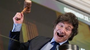 En sus días más difíciles como presidente, Javier Milei acentúa su tendencia al autoencierro.&nbsp;