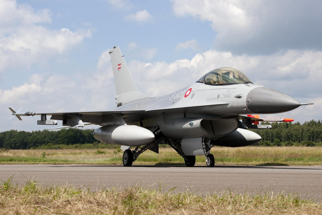 Los F-16 de Dinamarca tambi&eacute;n estuvieron a estudio. Si bien son aeronaves con muchos a&ntilde;os de servicio su mantenimiento es &oacute;ptimo, as&iacute; como su actualizaci&oacute;n tecnol&oacute;gica.&nbsp;