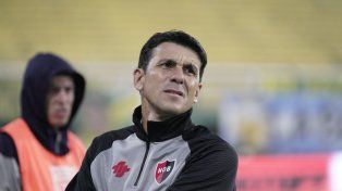 Larriera manifestó fuerzas para seguir en Newells tras la eliminación en la Copa de la Liga.