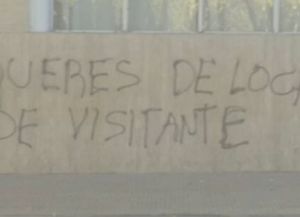 Amenazas y pintadas de la barra de Huracán