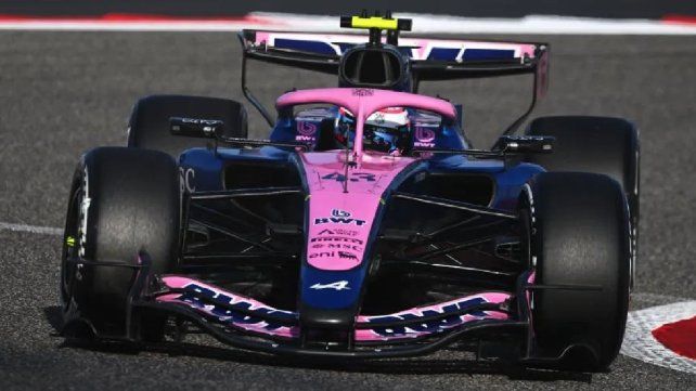 Franco Colapinto dio el golpe en Bahréin: superó a Gasly y se metió entre los 10 más rápidos.