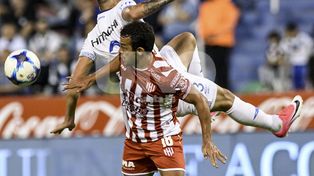 Unión sueña a lo grande: le ganó a Velez en Liniers y es el único escolta de Boca