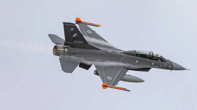 Los primeros aviones F-16 comprados a Dinamarca pasaron por Buenos Aires en un vuelo rasante