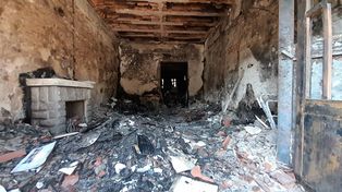 La casa de Antonia quedó destruida por el fuego.