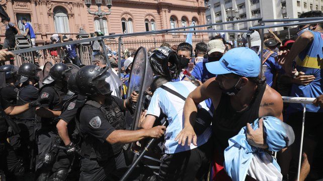 Incidentes en el velatorio de Maradona.