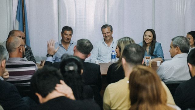 Adán Bahl dialogó con vecinos