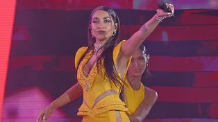 María Becerra la rompió con un doble presentación en la cancha de River y aseguró: Argentina es alto país.