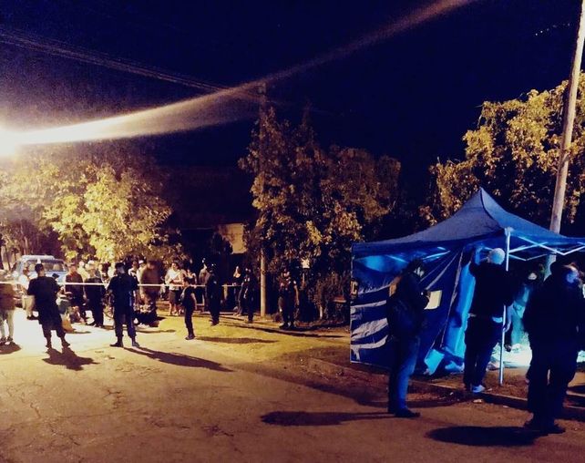 La policía trabaja en la zona de Salvat y Lugones