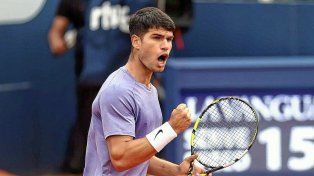Alcaraz sigue de racha y pasó a los cuartos de final del ATP 500 de Barcelona