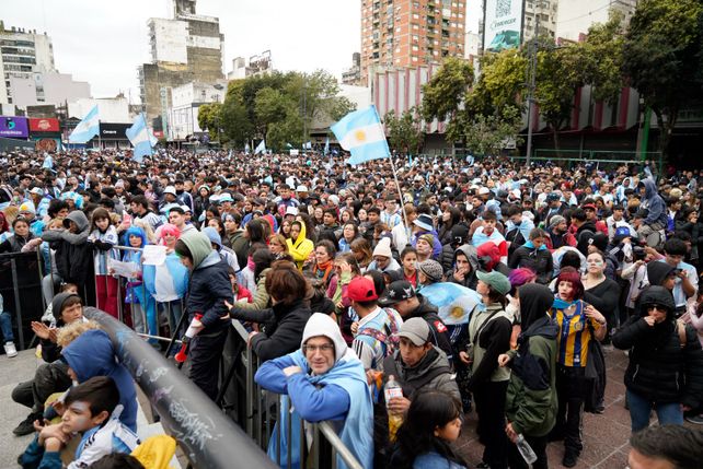 Rosario explotó por la final del Mundial: una multitud copó el Fontanarrosa para ver Argentina-España