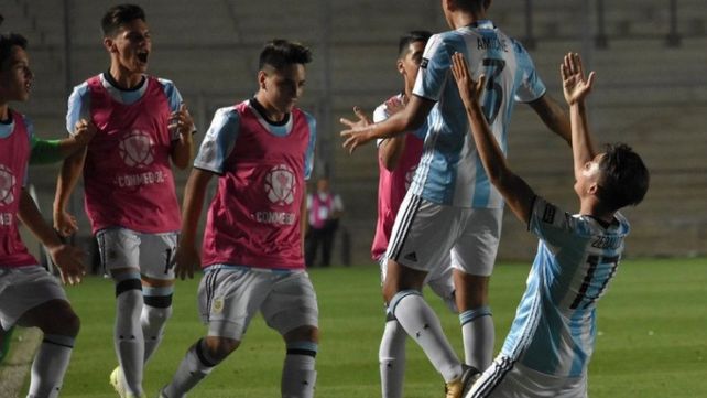 Argentina se mide con Perú en una de las semifinales del Sudamericano Sub 15