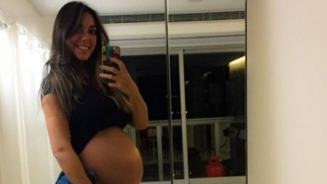 ¿Y la panza?: Floppy Tesouro mostró su lomazo a un mes de ser mamá. Las fotos
