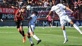 El juego entre Patronato y Colón se disputó con ambas parcialidades.&nbsp;