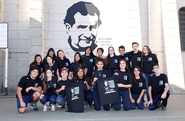 Un grupo de estudiantes se va de viaje de egresados a las Malvinas