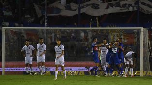 Tigre festejó ante el Sabalero.