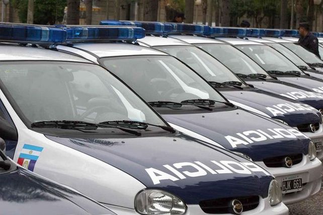 Adoptan una tarjeta de combustible para usar en veh&iacute;culos de la polic&iacute;a