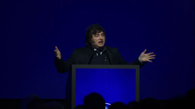 El presidente Javier Milei sostiene su posición sobre la morosidad: la deuda es una cuestión entre privados y el Estado no puede ni debe intervenir.&nbsp;