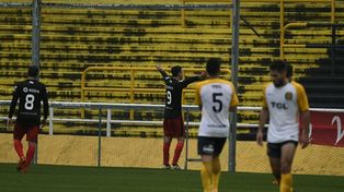 Colón le ganó a Rosario Central y se metió en las semifinales de la Copa Santa Fe
