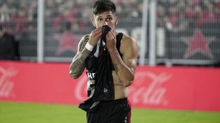Aguirre anotó un gol ante Platense en el Coloso del Parque.