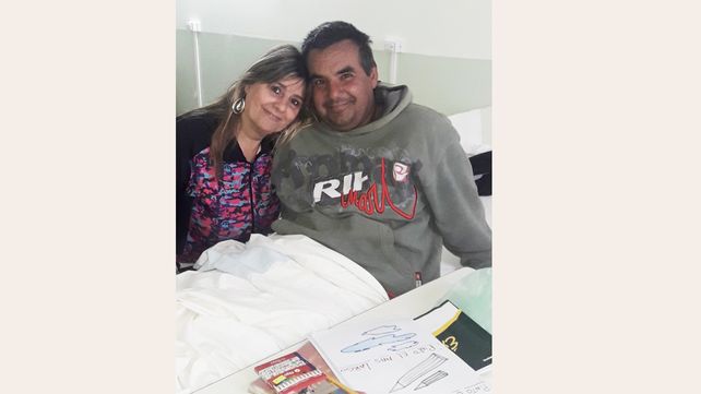 Docente jubilada ayuda a un paciente a cumplir su sueño de aprender a leer