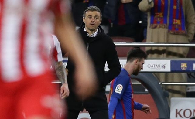 Protagonistas. La Pulga quedó atrás tras la decisión del entrenador blaugrana.