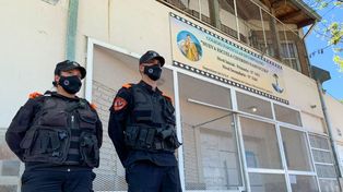 Dos agentes custodiaron esta semana la Nueva Escuela Ceferino Namuncurá, de Presidente Perón 5038.