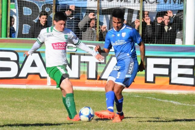 Facundo Cabral, el delantero que estaría en la mira de Unión