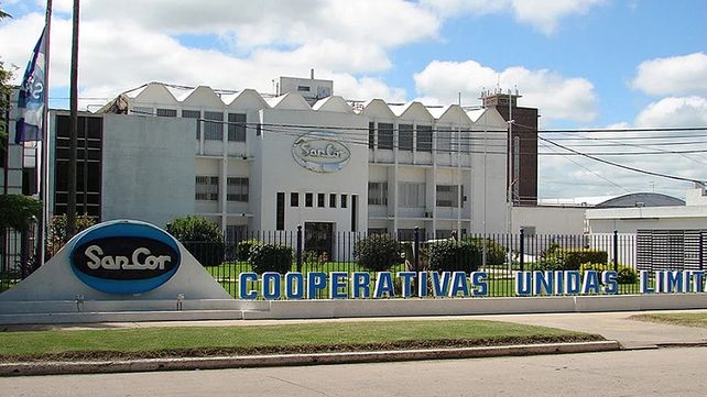 Con una deuda de más de 400 millones de dólares