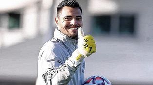 El arquero Sergio Romero fue operado con éxito.