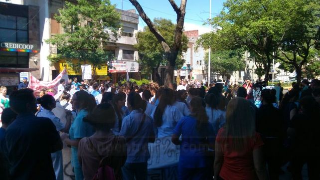 Médicos residentes de la provincia pararon y reclamaron mejoras en las condiciones laborales