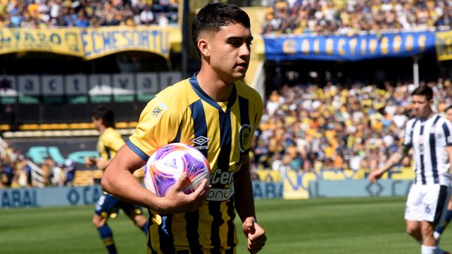 Facundo Buonanotte es el dueño de la pelota en Central