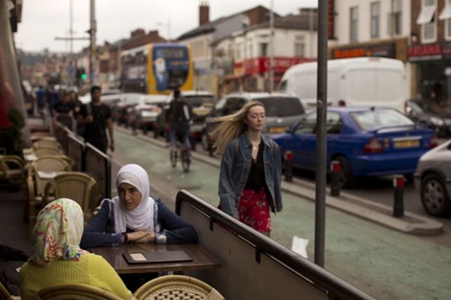 Tras el shock. Musulmanas conversan en un bar de Manchester.