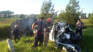 Fallecieron tres integrantes de una familia en un choque frontal sobre la ruta nº11