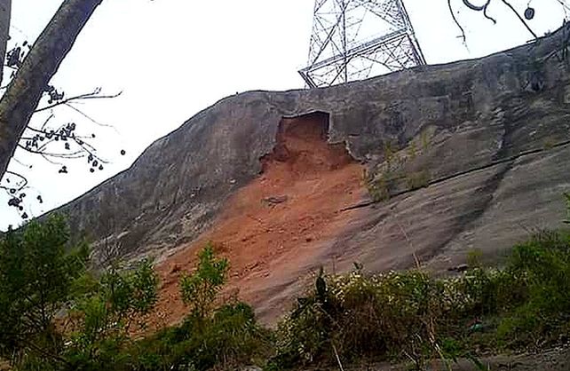 La torre de alta tensión está ubicada en la zona de la Toma Vieja de Paraná