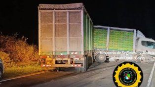 Un camión chocó contra la cabecera de un puente en Villa Elisa