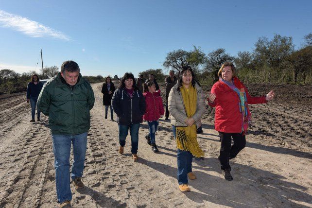 La recorrida. El intendente dijo que se enteró por los medios de la actividad oficial.