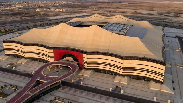Al enojo por la prohibición de la cerveza en los estadios podría sumarse la indignación respecto a la particular visión de los derechos humanos que tiene Qatar