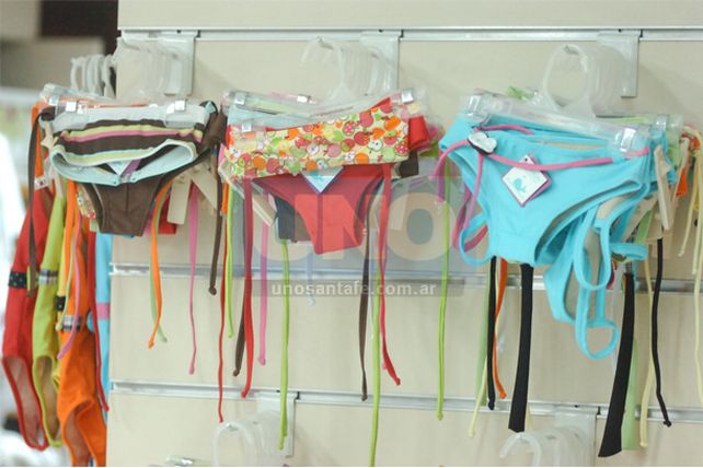 Comerciantes estiman 20% de aumento en la ropa de verano
