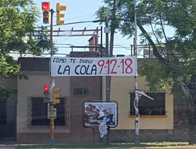 Semáforo rojo para el folclore del fútbol.&nbsp;