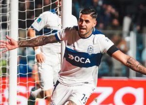 Gimnasia (LP) ganó sobre el final y se subió a la cima de la Zona B