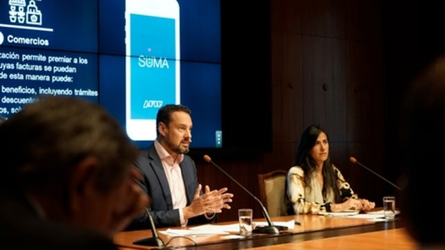 Impacto. El titular de la Afip presentó la recaudación. Bajaron el IVA y Ganancias en términos reales.