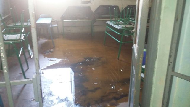 Padres de alumnos de la escuela Rivadavia acudieron a la Justicia y se movilizarán este martes