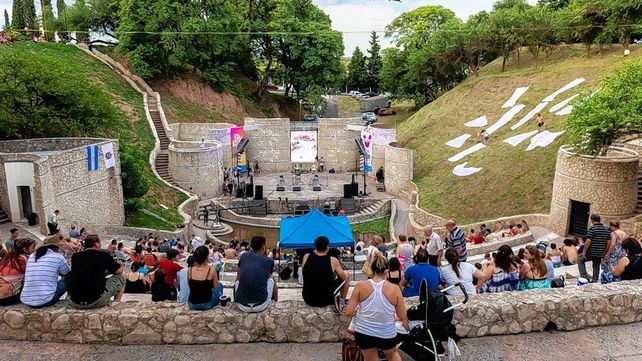 Estudiantes de más de 30 escuelas secundarias de Paraná celebrarán el Día de las Juventudes