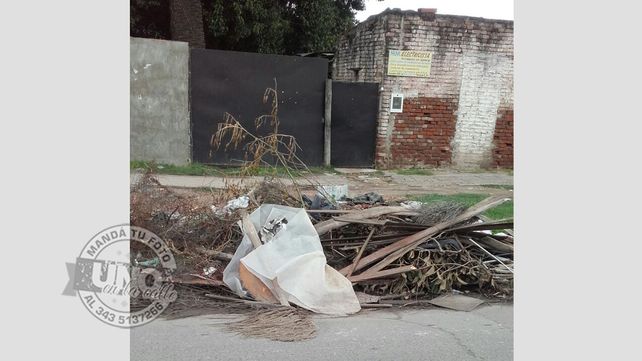 Hay un basural sobre calle Ameghino hace más de un mes