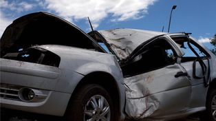Una chica falleció al volcar el auto cuando volvía de bailar