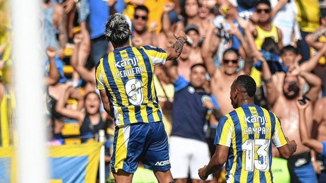 Rosario Central le ganó a Argentinos 3-1 y suma 27 partidos sin perder como local.