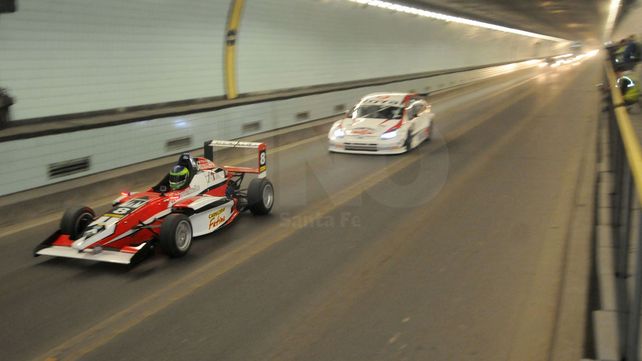 Los autos del Súper TC2000 aceleraron en el interior del Túnel Los autos del Súper TC2000 aceleraron en el interior del Túnel