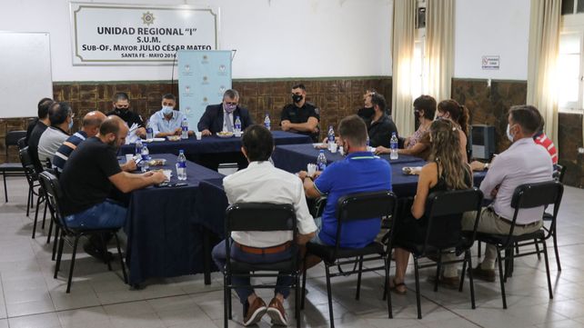 Funcionarios del Ministerio de Seguridad de la provincia y autoridades de la Policía de Santa Fe