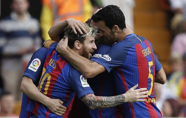 Messi y compañía festejan el primer tanto ante el Valencia
